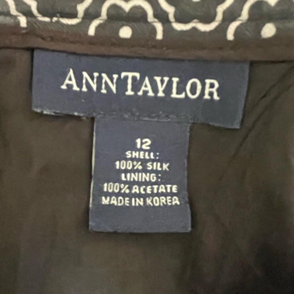 Ann Taylor | 100% Silk Black & White Floral Skirt. Size 12. Flare. Lined. - Picture 5 of 8